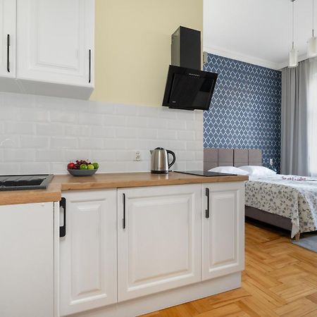 Przytulne Studia Very Berry W Poznaniu Blisko Parku By Noclegi Renters Εξωτερικό φωτογραφία